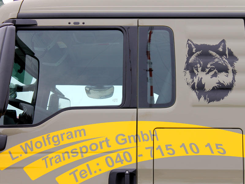 Wolfgram Transporte Hamburg - Fuhrpark und Umschlagplatz